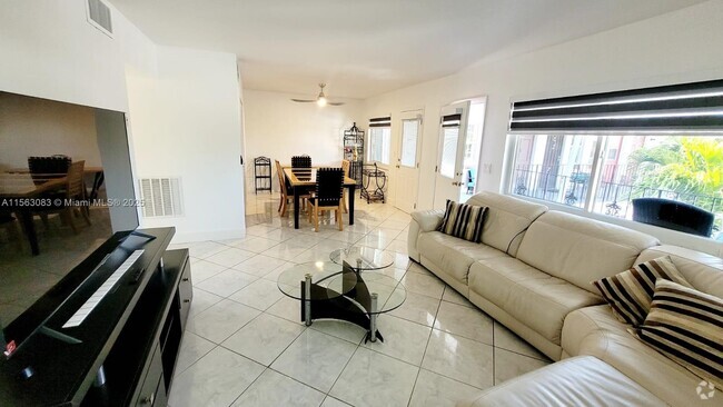 Building Photo - 1100 Atlantic Shores Blvd Unit 405 Rental