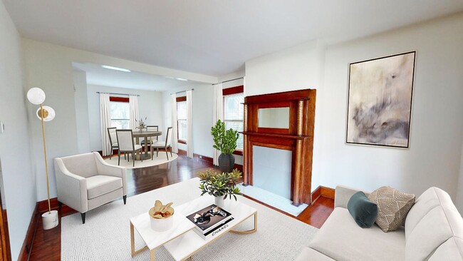 Building Photo - 3 BEDROOMS + 2 FULL BATHS + 2 FREE Off-Str... Rental