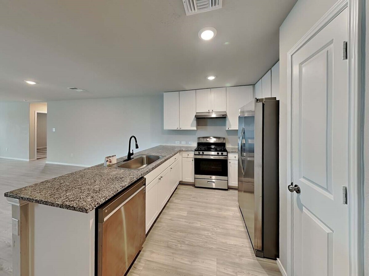 Photo - 7322 Adaja Riv