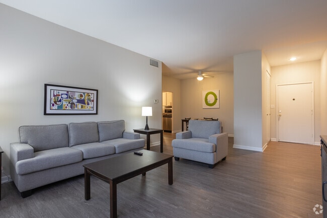 1BR, 1BA - 768SF - Living Room