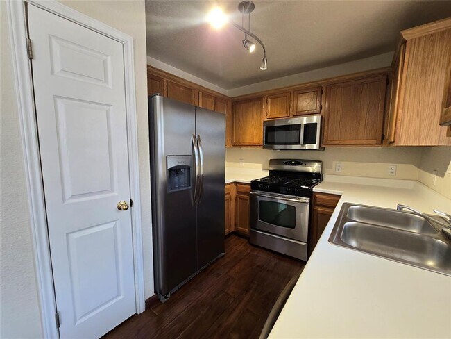 Photo - 505 Shant St