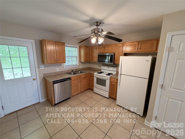 Photo - 483 Pharr Dr SW