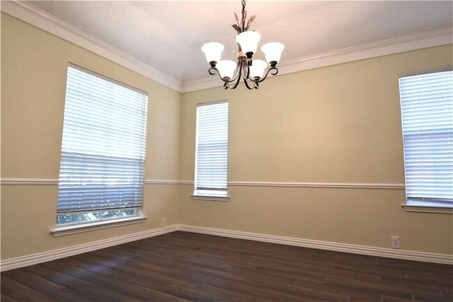 Photo - 2708 Cascade Dr