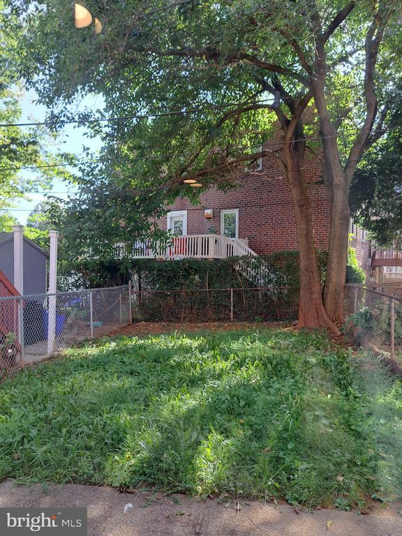 Photo - 3712 Clarendon Ave