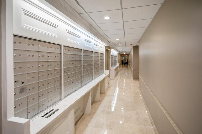 Photo - 4601 N Park Ave Unidad # 1212