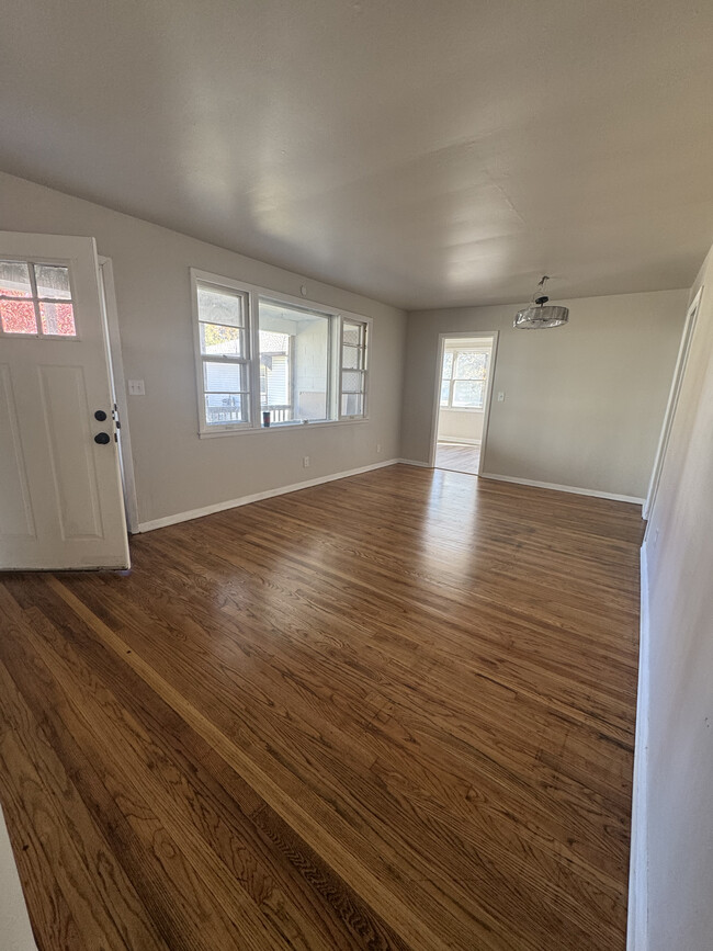 Photo - 3514 Monterey St