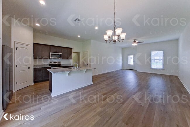 Photo - 113 Teddy Ln