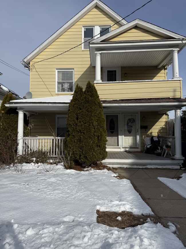 Building Photo - 5 Gardners Ln Unit 1st floor