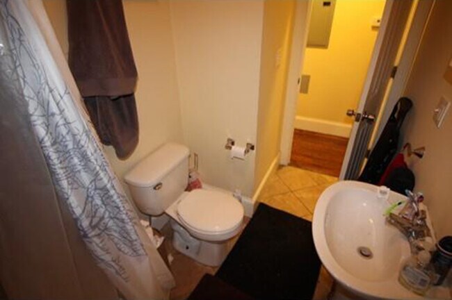 Photo - 731 Parker St