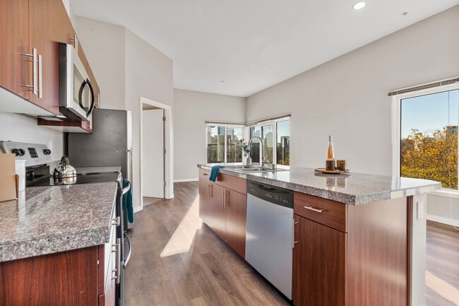 Photo - The Broadway Building