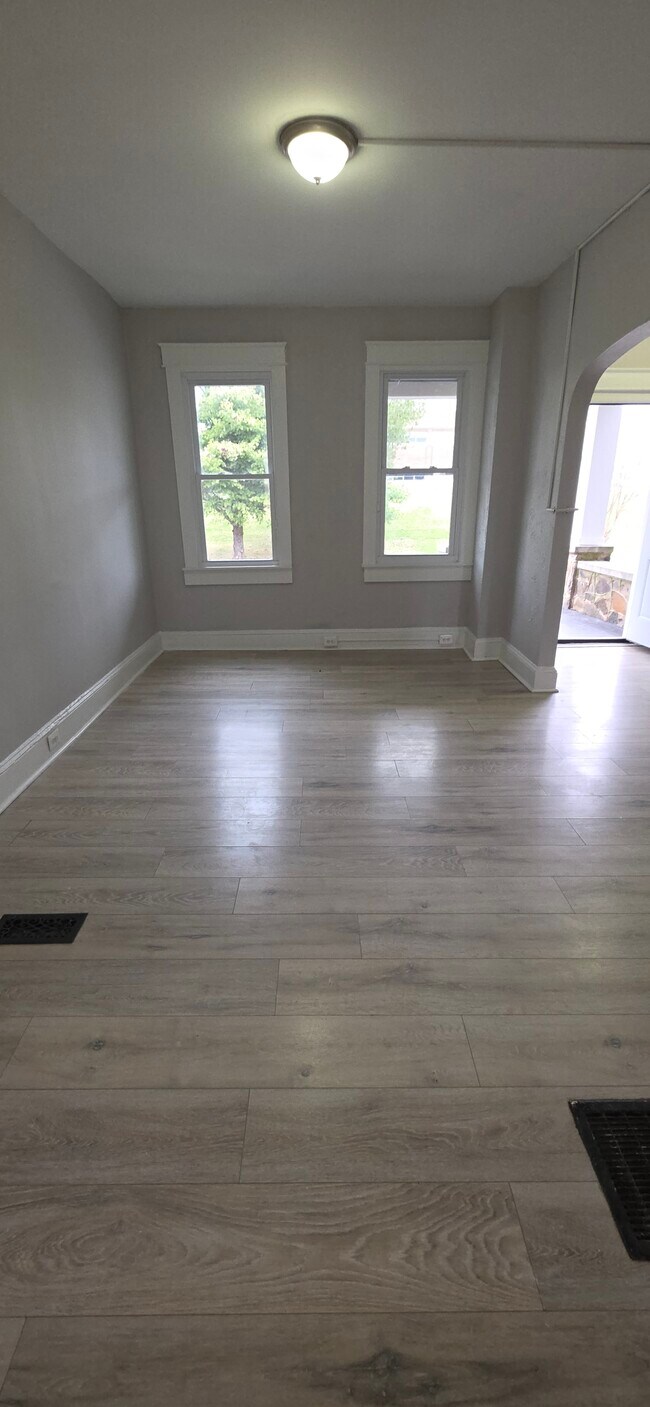 Photo - 2329 Windsor Ave