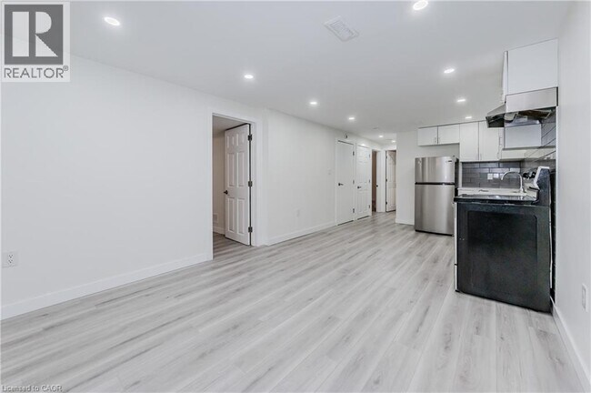 Photo - 514 Fallingbrook Dr