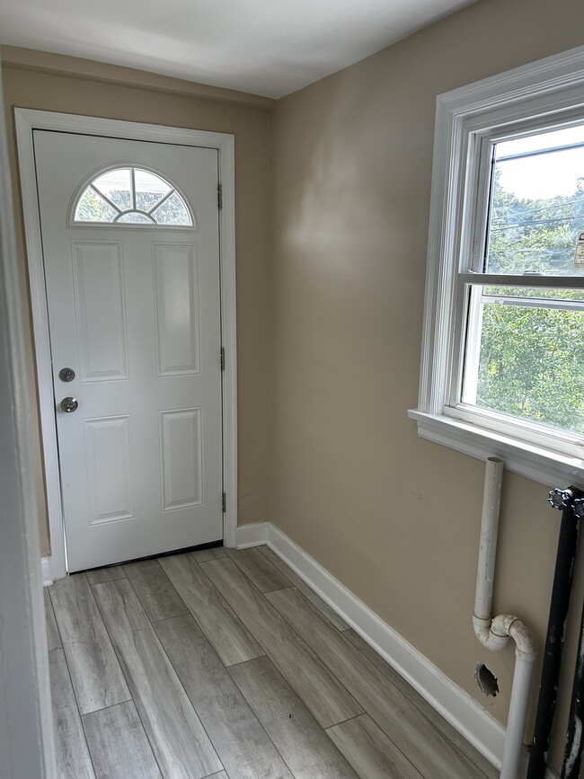 Photo - 1925 Valley Rd