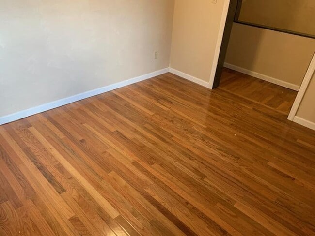 Photo - All New South Oakland 6 bedroom Unit 2