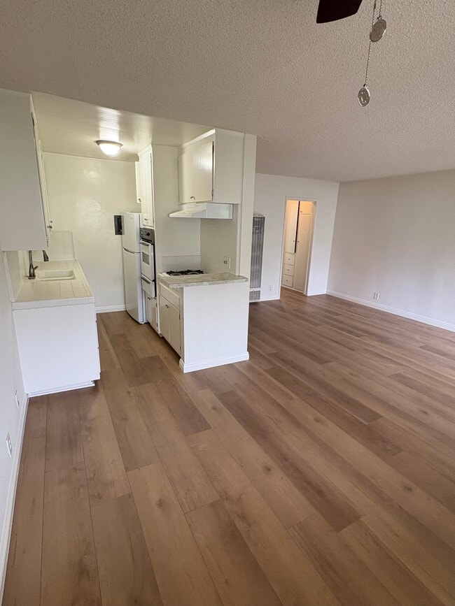 Building Photo - 934 6th St Rental