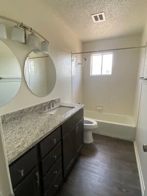 1226 N LBJ Dr Unidad #3
