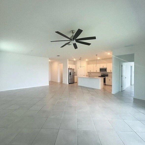 8318 Waterscape Rd