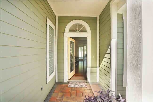 Photo - 34 Coburn Dr E