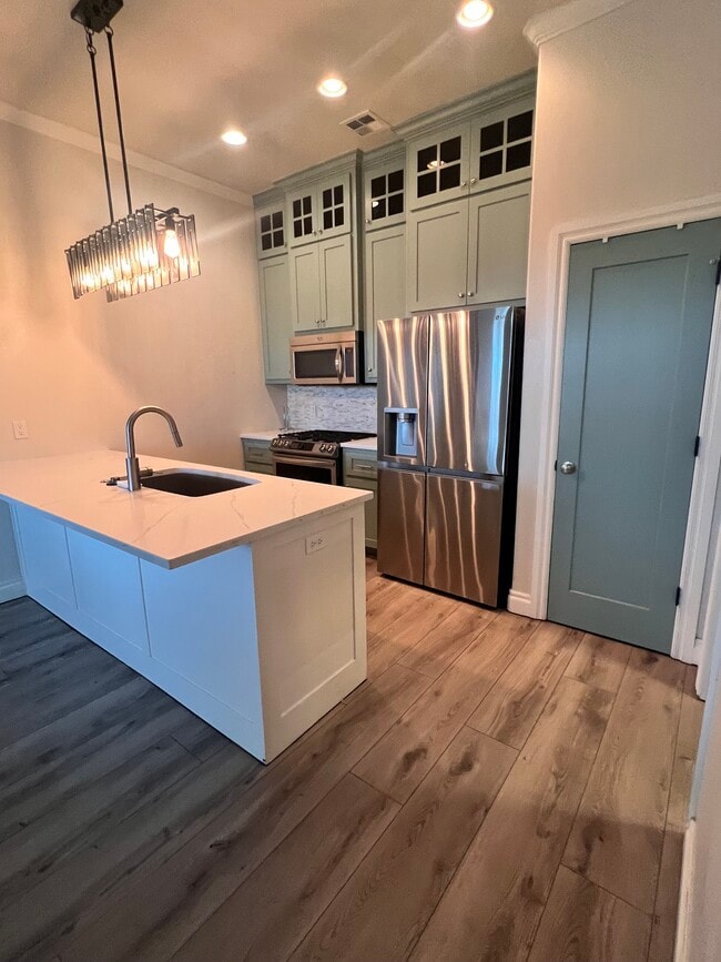 kitchen (refrigerator not included) - 14516 Park Cir