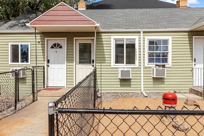 Photo - Bright Downtown Studio Apartment