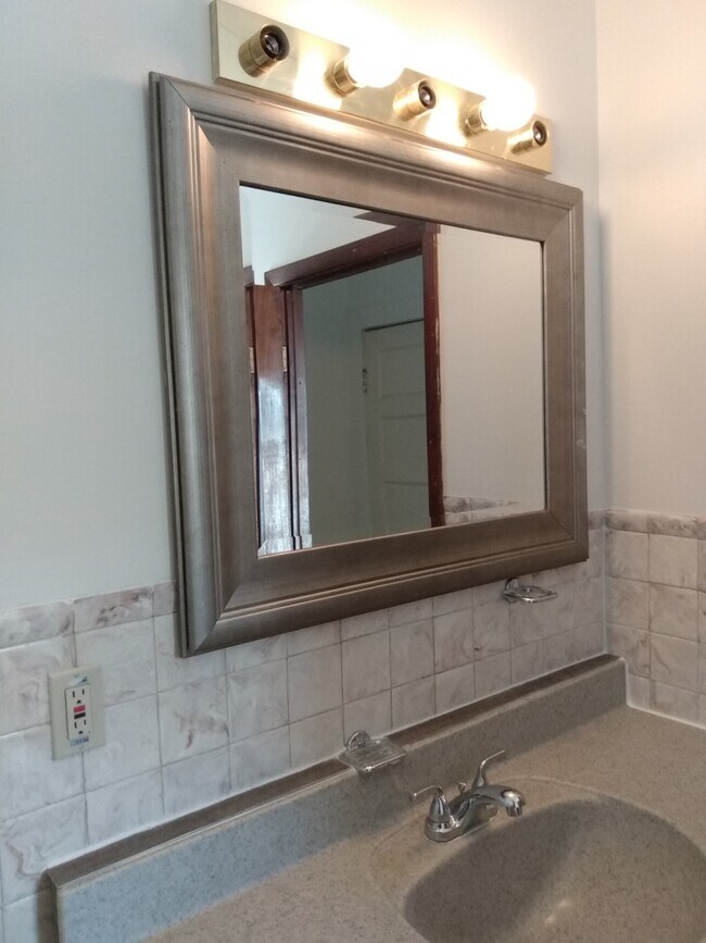 Photo - 406 E Beacon Ave Unidad lower