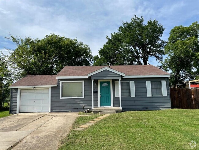 Building Photo - 1541 BriarCliff Rd Rental