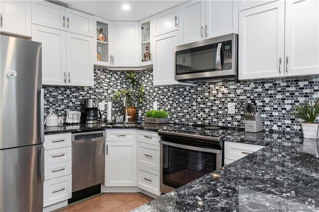 Building Photo - 2600 SE Ocean Blvd Unit CC11 Rental