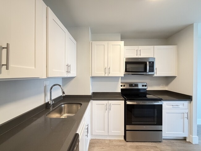 Photo - 1356 N Dearborn St Unit J01W