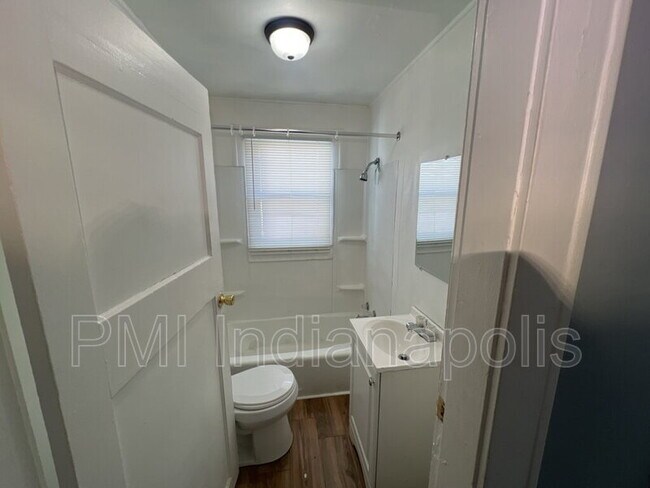 Photo - 1451 W 34th St