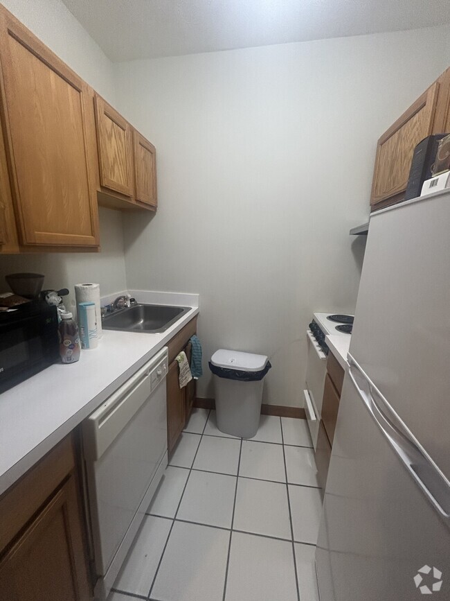 Building Photo - 1419 Commonwealth Ave Rental