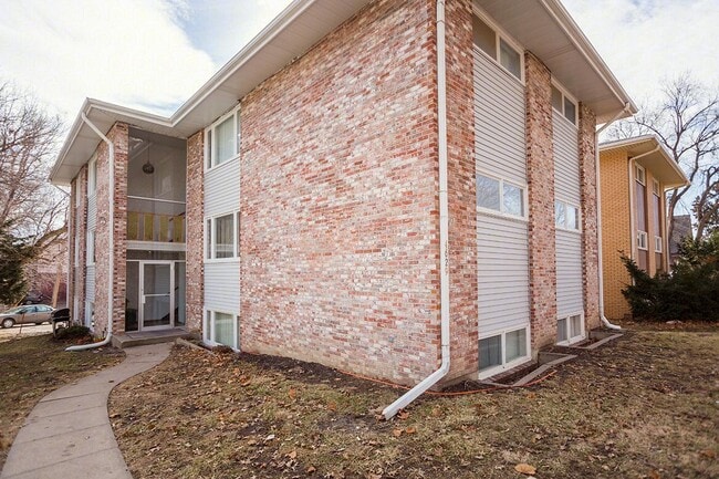 Building Photo - 4629 Stockwell St Unit 02