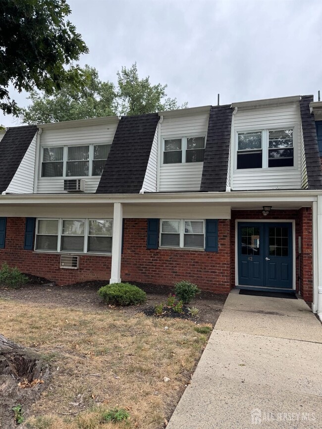 Photo - 42A5 Woodedge Ave Unit 1