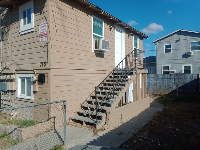 Photo - 715 N Brown St