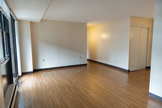 Photo - Bayview Towers