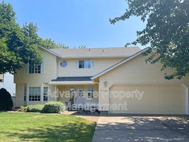 Building Photo - 1622 SW Country Club Pl Rental
