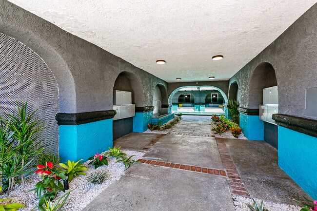 Photo - 6640 Woodley Ave Unidad 204