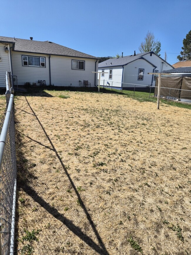 Photo - 1619 E Goodale Ave