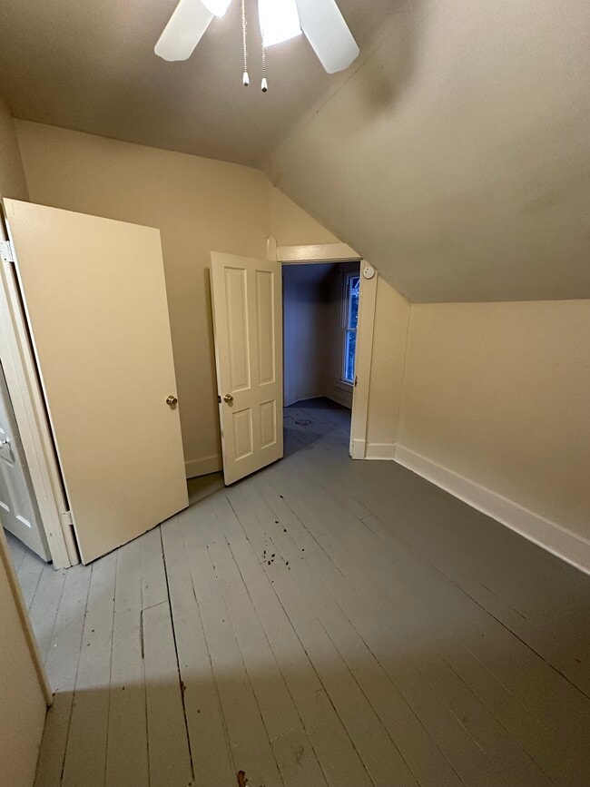 Building Photo - 610 S Green St