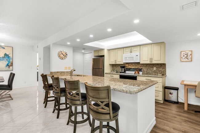 Photo - 950 Egret Cir Unit 5209