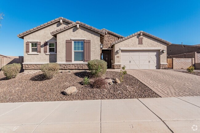 Building Photo - Your dream entertainer's home is here!