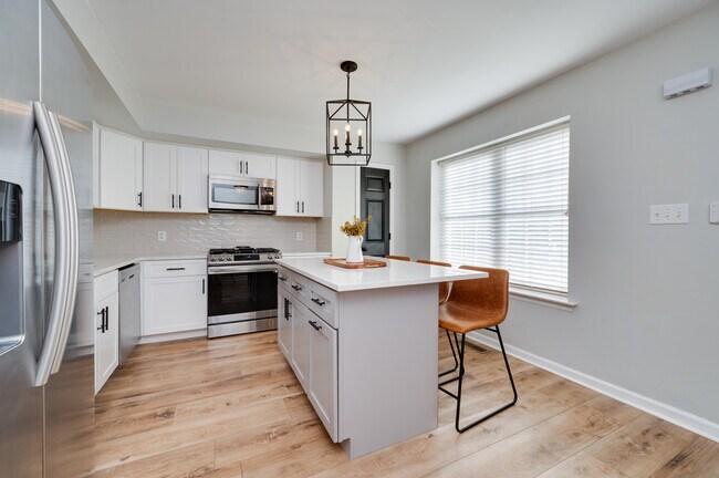 Photo - 111 Canberra Ct