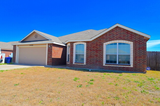 Building Photo - GORGEOUS 4 BED/2 BATH HOME IN HOUSE CREEK!!