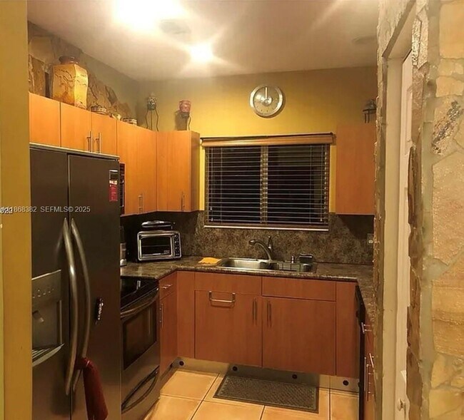 Photo - 4143 NE 9th St