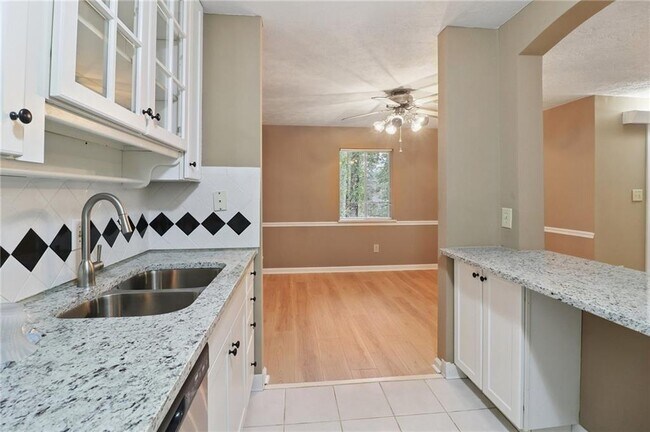 Photo - 2398 Lawrenceville Hwy Unidad E