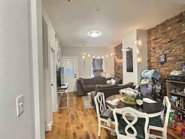 Photo - 255 Paris St Unit 1