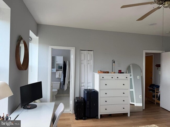 Photo - 2300 18th St NW Unit 312