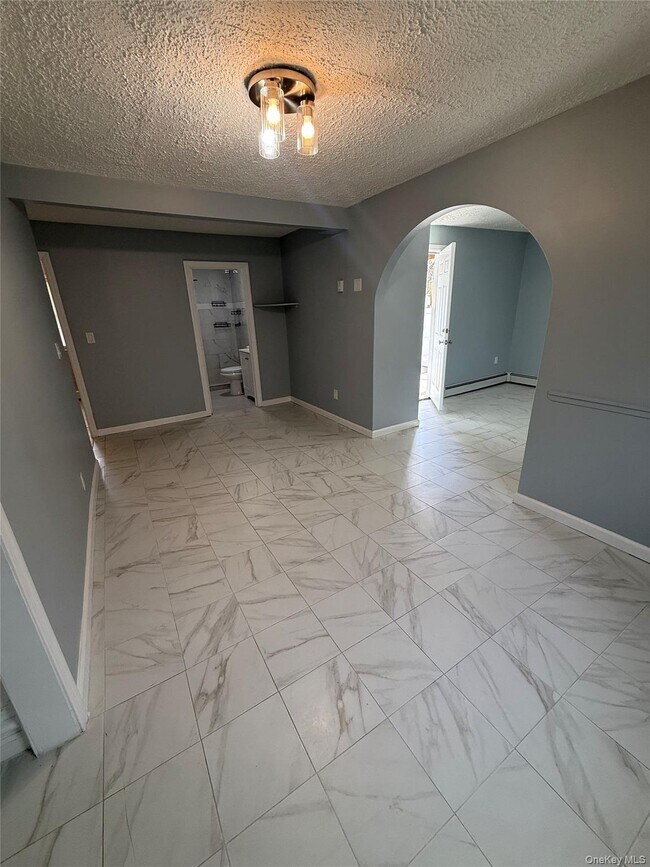 Photo - 480 St Johns St