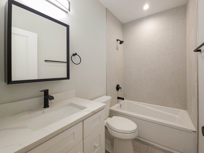 Photo - 4840 N Wolcott Ave Unit GDN