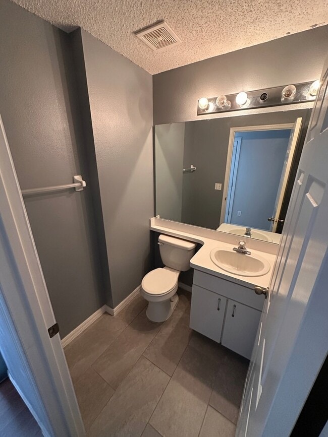 Photo - 12550 Castlemain Trail