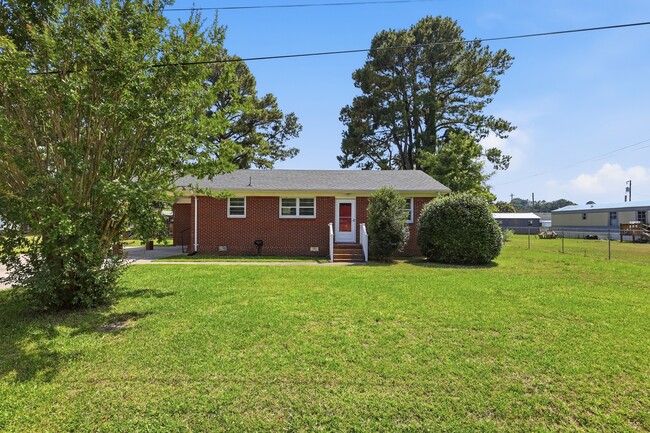 Photo - 1813 Fearing Ave